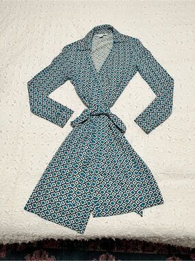 Diane Von Furstenberg Blue Diamond-Print Wrap Dress